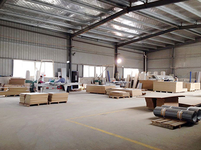 長(zhǎng)?，F(xiàn)代生產(chǎn)廠房